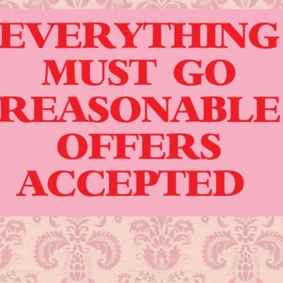 📦📦MOVING SOON! PLEASE SEND OFFERS 📦📦 - Picture 1 of 1